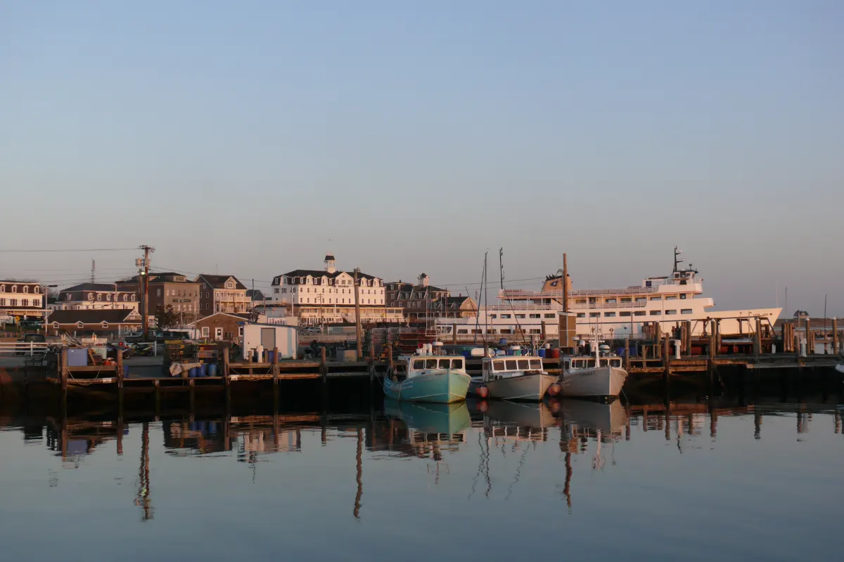 Boats and waterfront buildings in a Block Island harbor